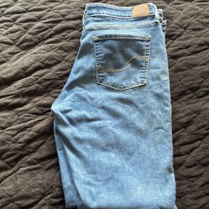 Signature Levi min rise boot cut woman’s jeans size W31-L34